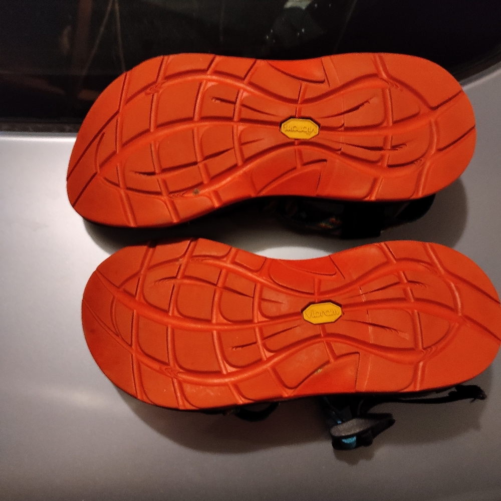 Sandals - Picture 2 of 3